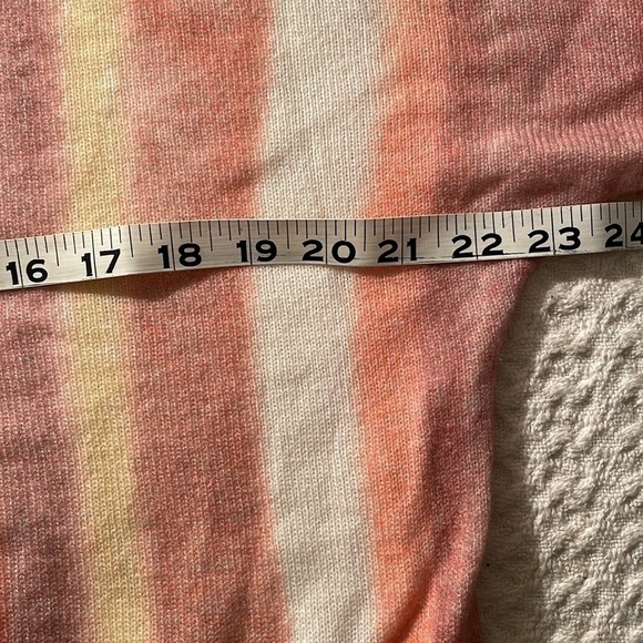 𝅺360 Cashmere Waterfall of Striated Colors Quarter Sleeve Cashmere Sweater - Picture 7 of 10